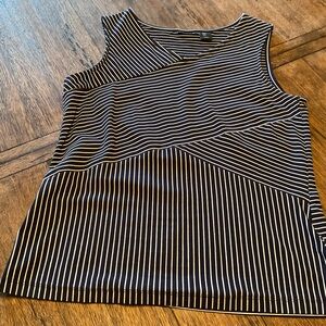 Tahari sleeveless top size medium. Contrasting navy & white stripped.